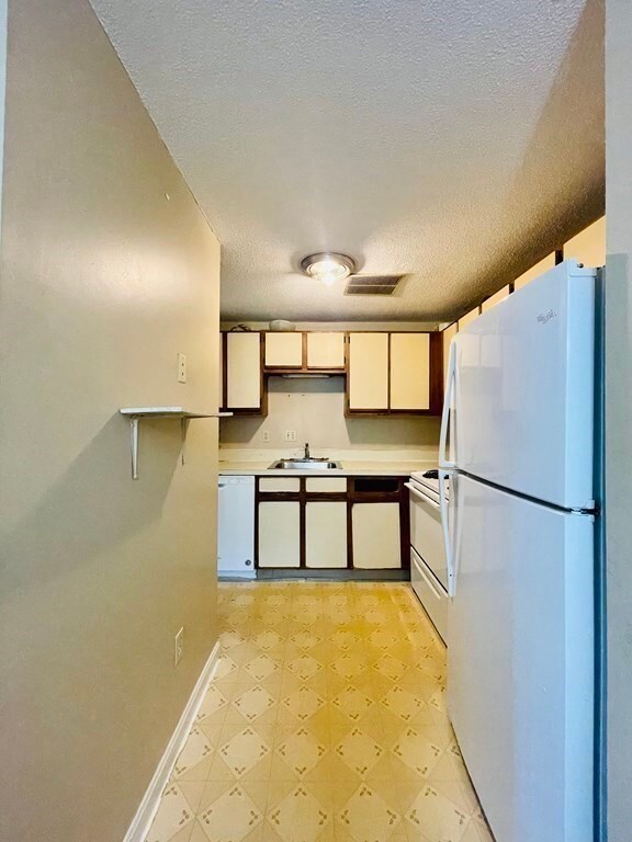 25 Longworth Ave unit 12, Brockton, MA 02301 - photo 6