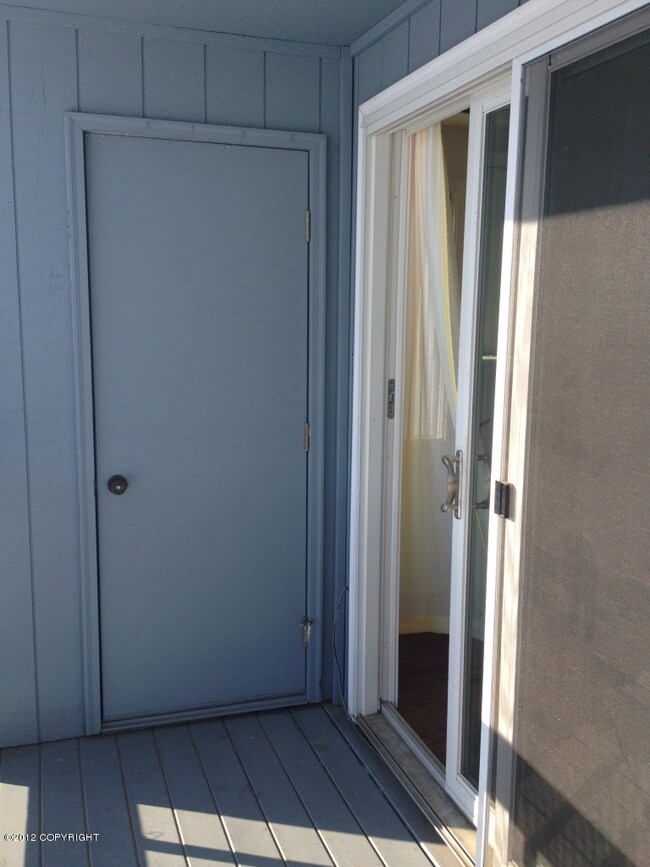 10267 Jamestown Drive Deck Storage