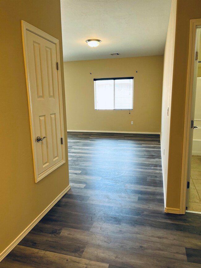 401 Coronado Dr, Alamogordo, NM 88310 - photo 2