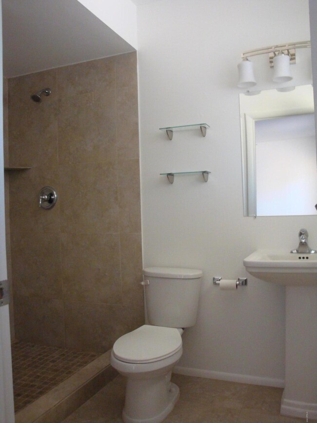 Unit 1918 Bathroom 1