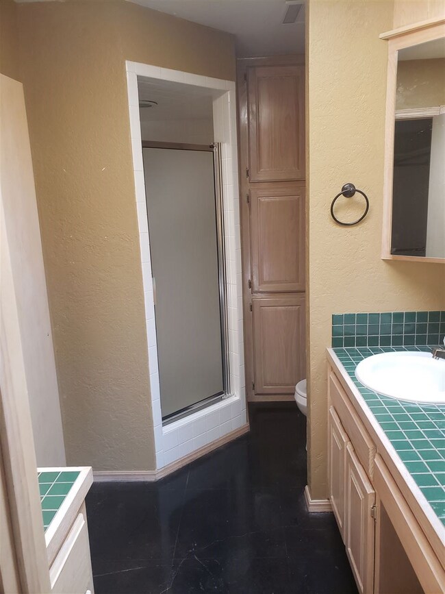 3402 3402 Thornridge Cir, Duncan, OK 73533 - photo 5