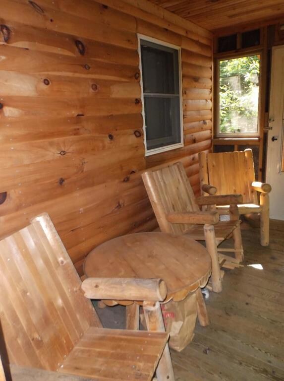 SCREEN PORCH