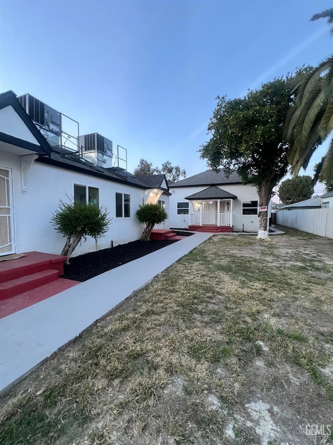 1804 Forrest St, Bakersfield, CA 93304 - photo 3