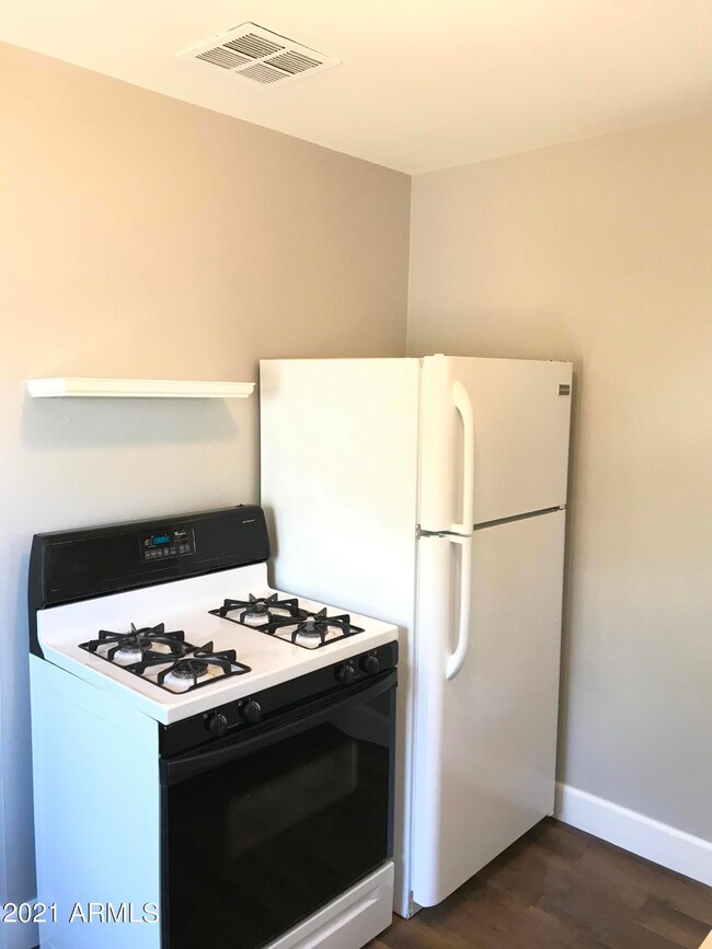 2238 N 28th Place, Phoenix, AZ 85008 - photo 7