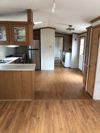 548 Kenyon Ave unit 8, Attleboro, MA 02703 - photo 6