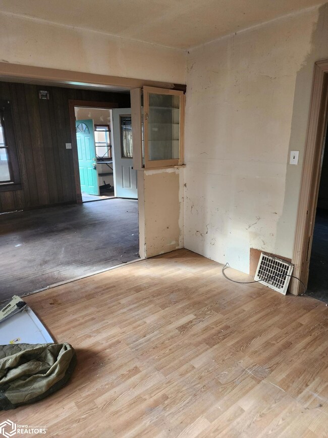 3633 Bowdoin St, Des Moines, IA 50313 - photo 4