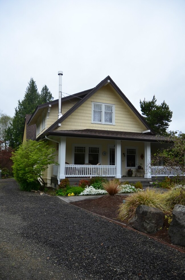 3435 Willapa Rd, Raymond, WA 98577 - photo 2