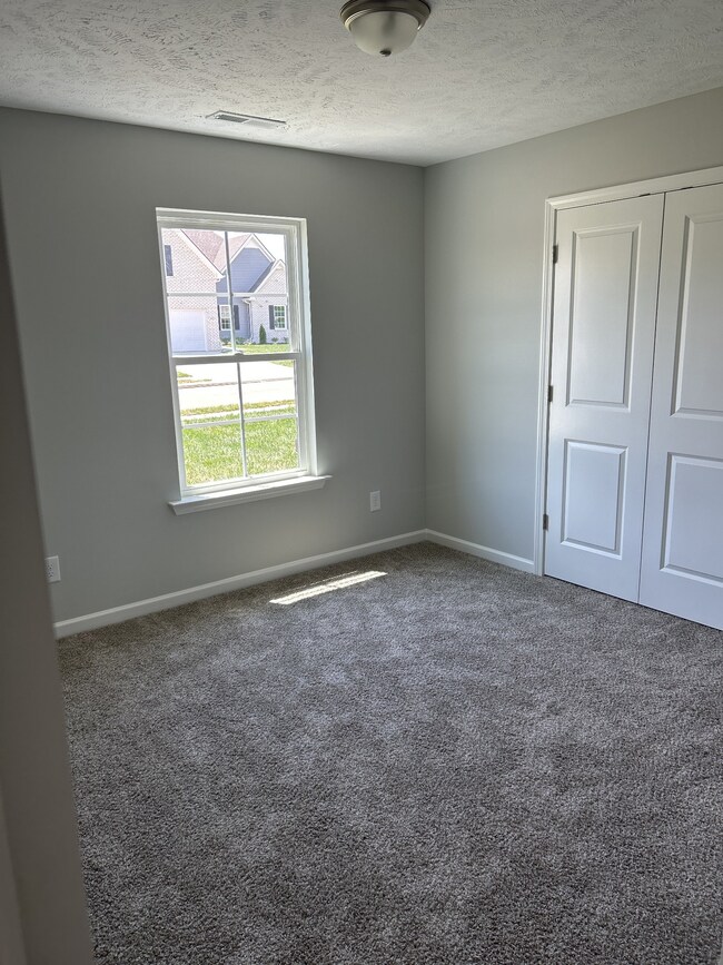 214 Meadow Dr, Shelbyville, TN 37160 - photo 7