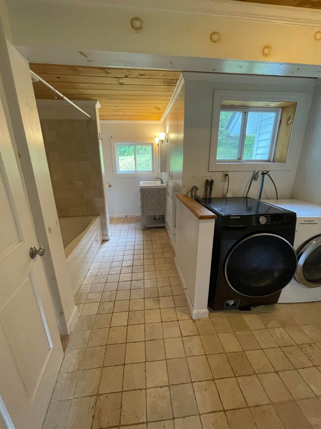 741 Journeys End, Rutland, VT 05701 - photo 4