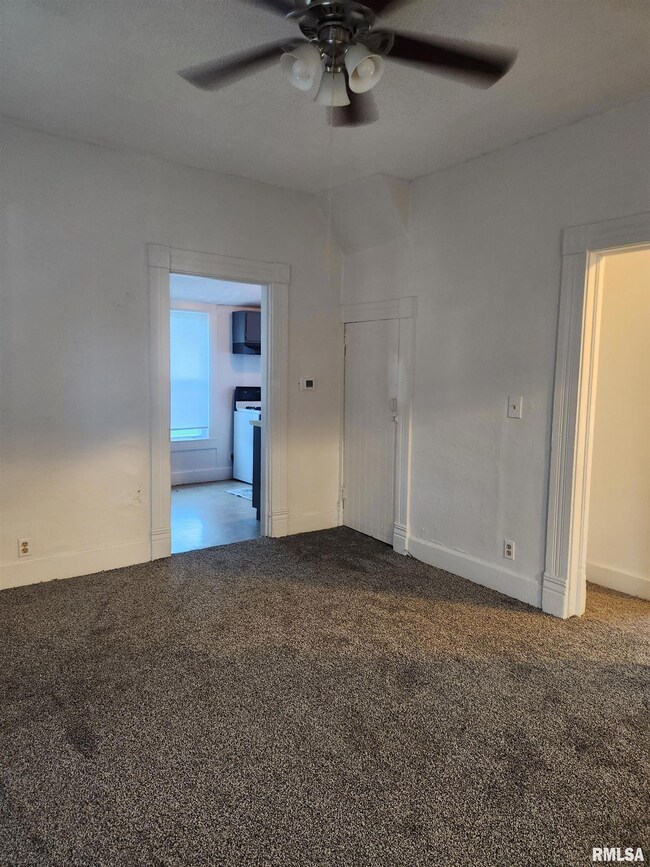 1703 W 7th St, Davenport, IA 52802 - photo 3