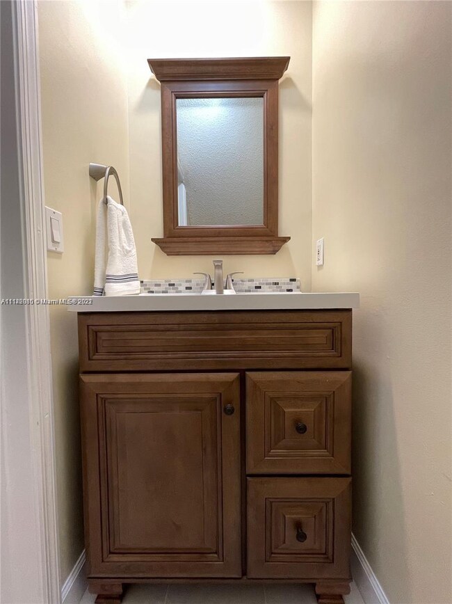 202 W Forest Oak Cir, Davie, FL 33325 - photo 4