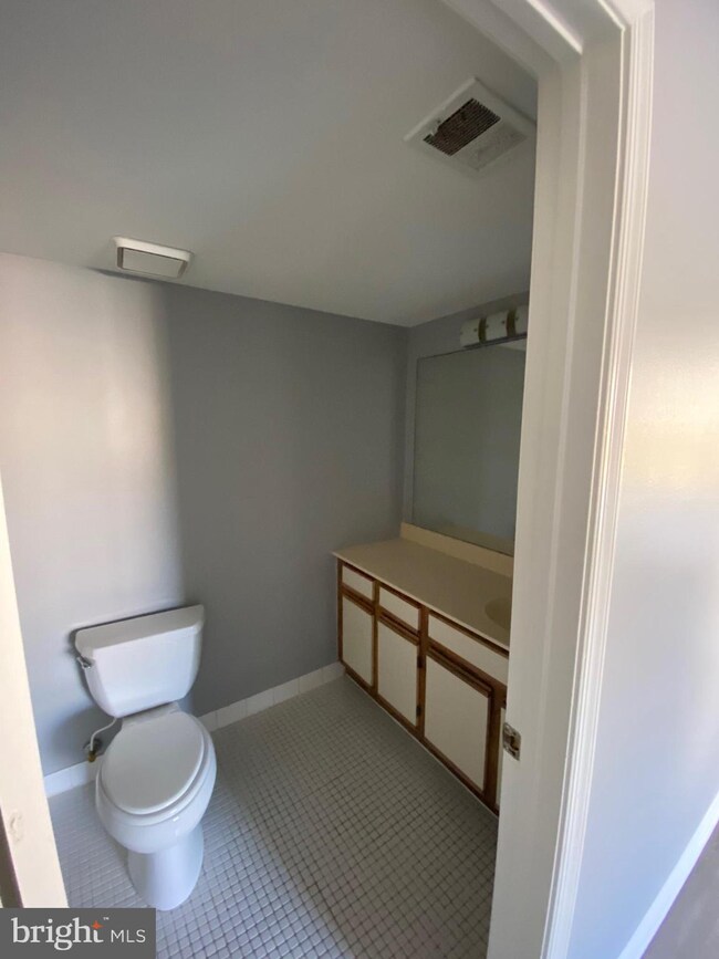 9574 Jayhawk Terrace unit 104, Manassas, VA 20110 - photo 7