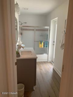 Guest full bath to pool