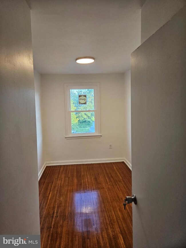 118 Grant St, Mount Holly, NJ 08060 - photo 2