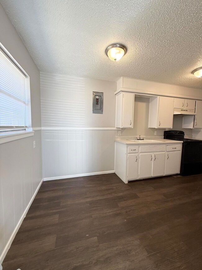 922 44th St unit A, Lubbock, TX 79412 - photo 7