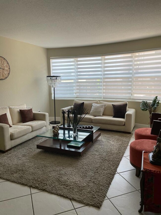 10914 NW 69th Terrace, Doral, FL 33178 - photo 4