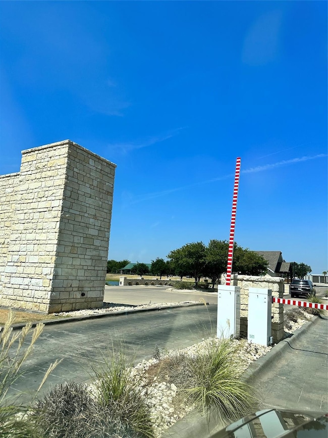 19014 Bluebonnet Dr, Whitney, TX 76692 - photo 4