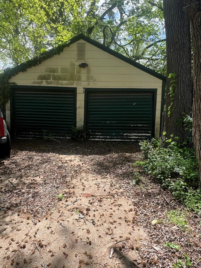 703 Burk St, Nacogdoches, TX 75964 - photo 5