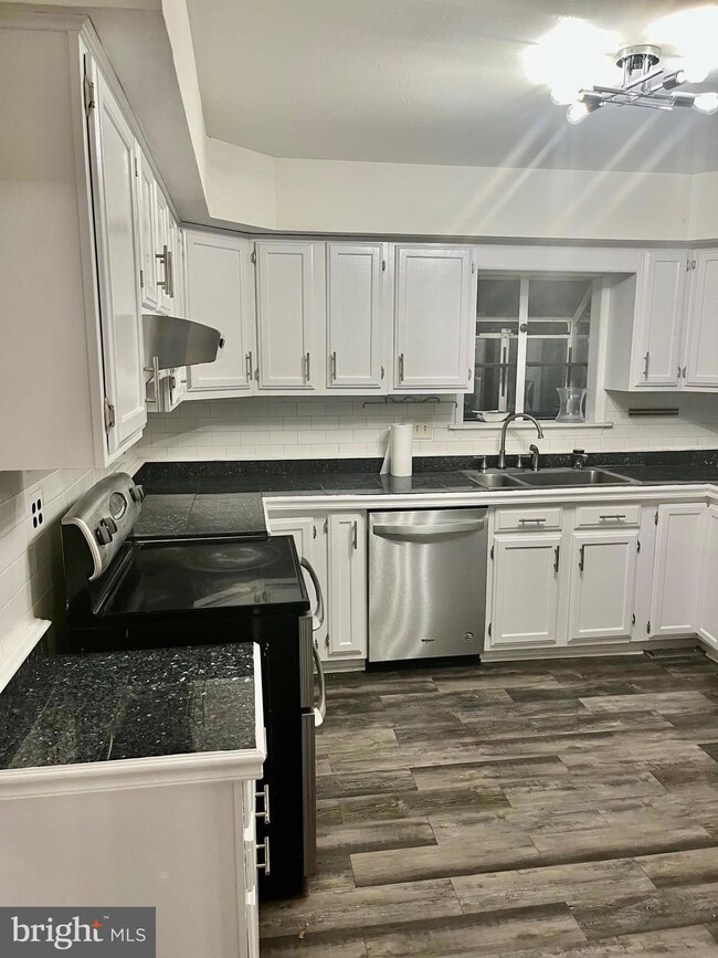 9817 Worrell Ave, Glenn Dale, MD 20769 - photo 6