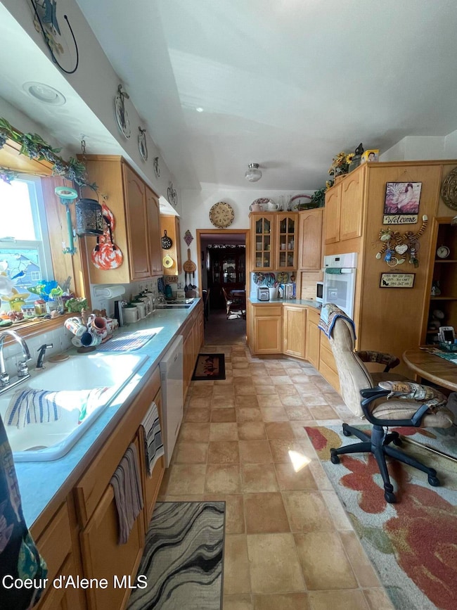 Mian House upper unit kitchen