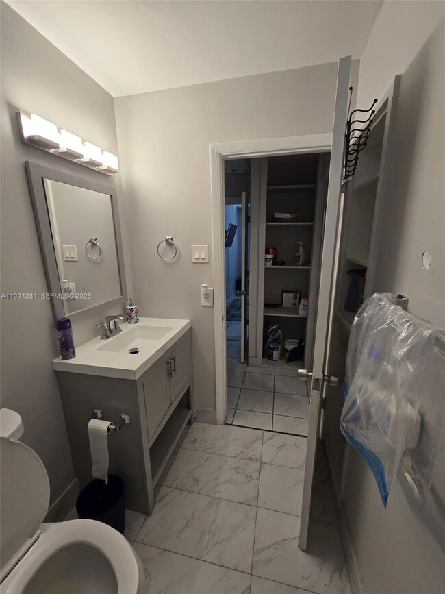 1117 NE 17th Way unit 1-3, Fort Lauderdale, FL 33304 - photo 4