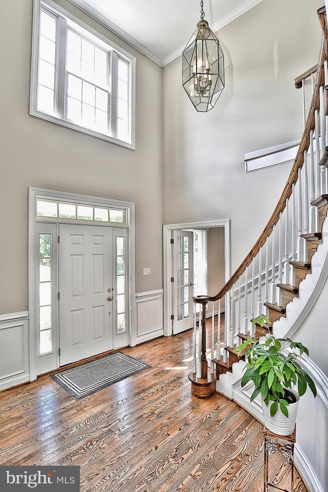 8525 Oak Pointe Way, Fairfax Station, VA 22039 - photo 3