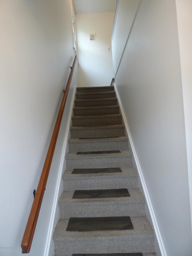 1 Le Grande Ave, Greenwich, CT 06830 - photo 2