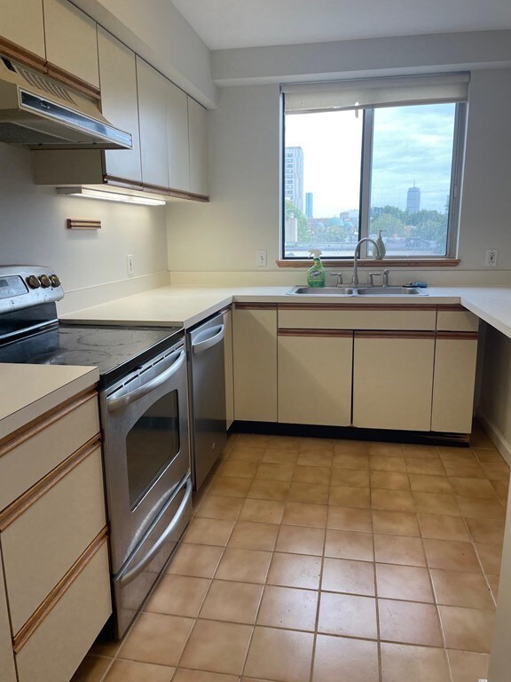 332 Franklin St unit 502, Cambridge, MA 02139 - photo 5