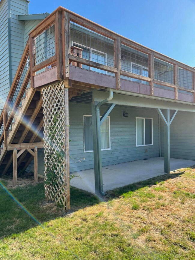 Exterior Unit B
