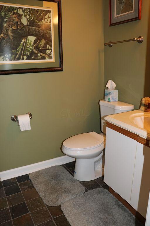 ENTRY HALF BATH