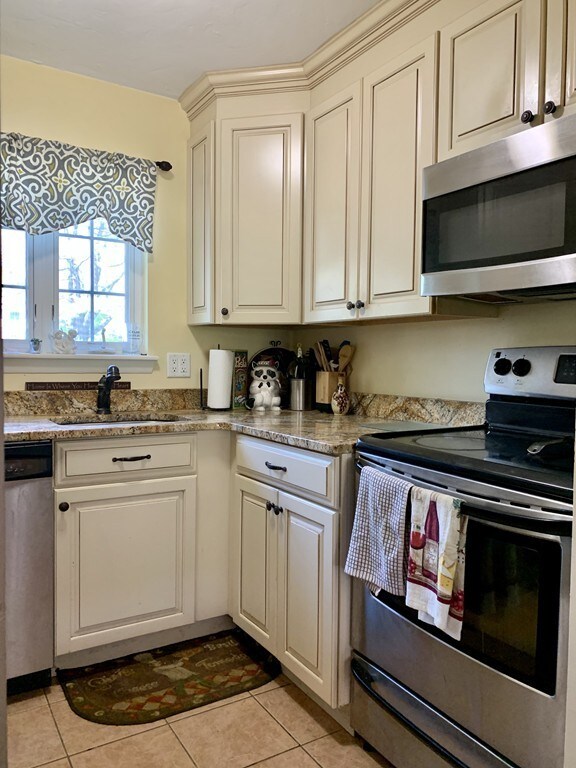 2 Janet Rd unit 7, South Easton, MA 02375 - photo 3