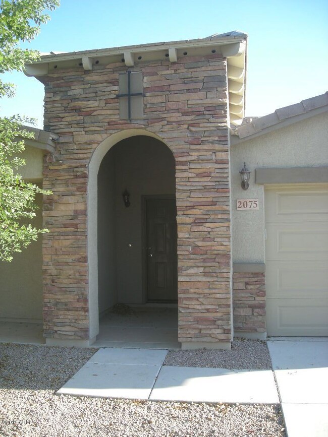 Elegant Front Entry w/ Ledgestone