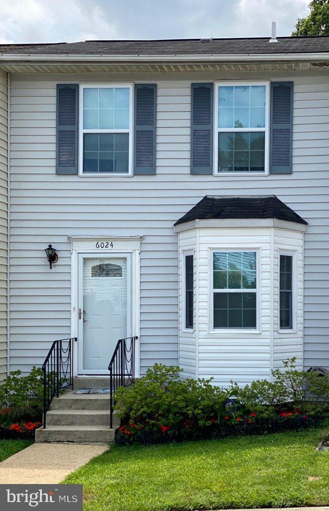 6024 Saint Moritz Dr, Temple Hills, MD 20748 - photo 2