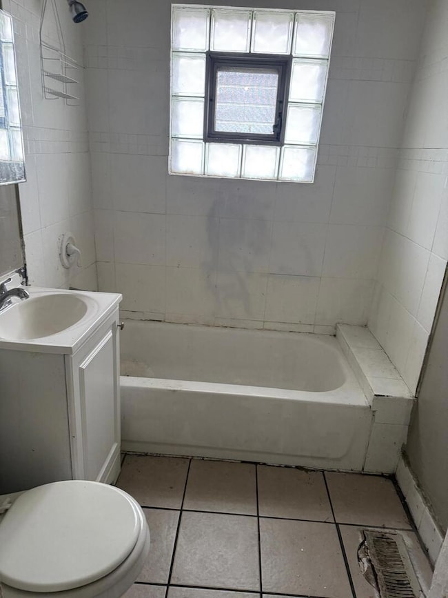 8127 S Coles Ave, Chicago, IL 60617 - photo 7