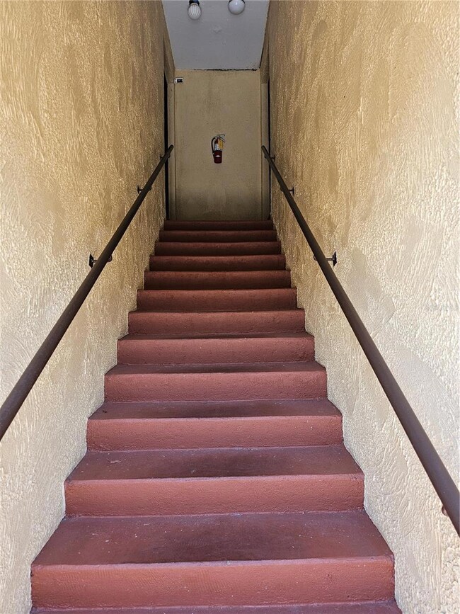 1112 W Main St unit A5, Leesburg, FL 34748 - photo 3