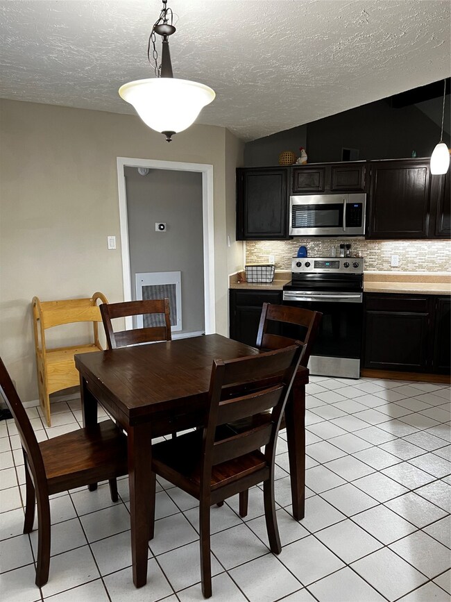 1314 Frontier Ln, Friendswood, TX 77546 - photo 6