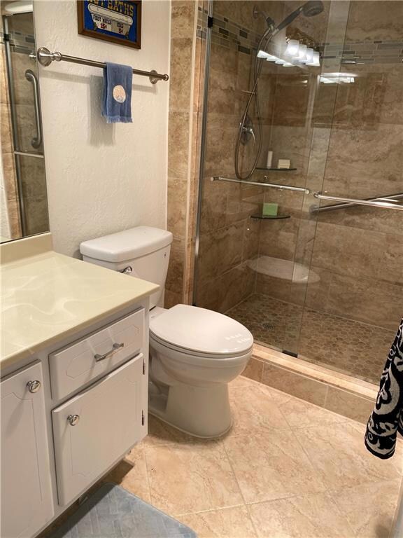 Modern guest bathroom