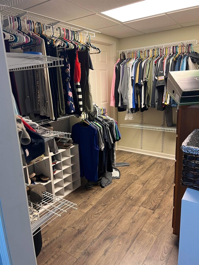 4014 Jodi Dr, Waterloo, IA 50701 - photo 2