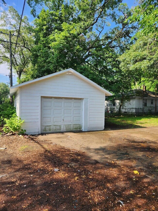 2920 Jefferson 5