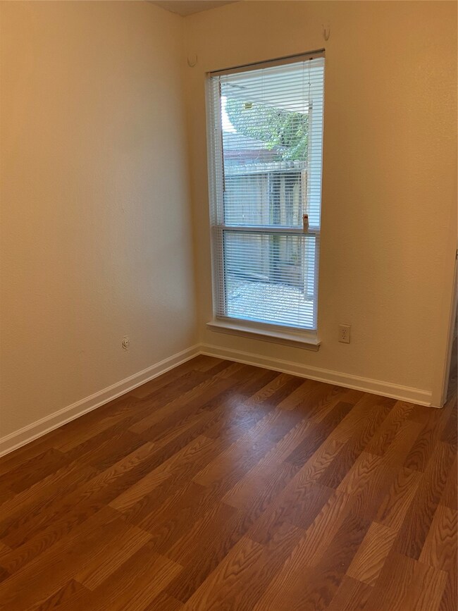 11025 Panicum Ct, Houston, TX 77086 - photo 4