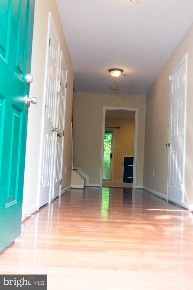 9217 Vanfleet Ct, Laurel, MD 20708 - photo 3