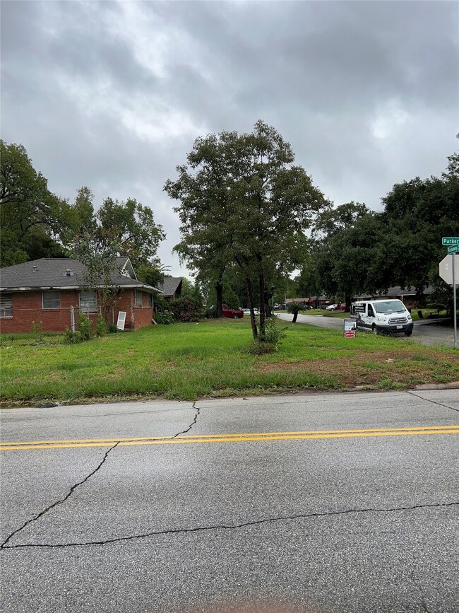 10101 Rockaway Dr, Houston, TX 77016 - photo 3