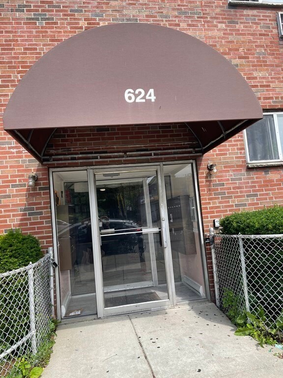 624 Hyde Park Ave unit D6, Roslindale, MA 02131 - photo 2
