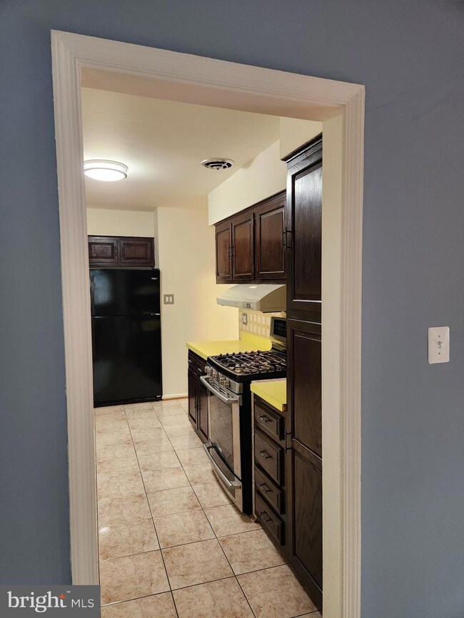 13111 Parkland Dr, Rockville, MD 20853 - photo 6