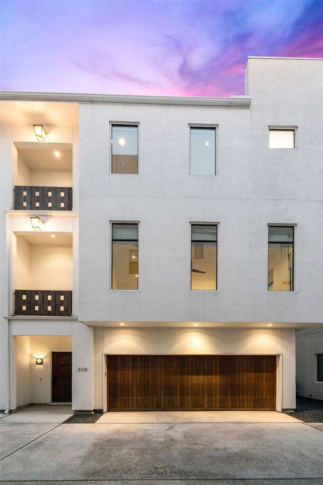 313 E 4th 1/2 St, Houston, TX 77007 - photo 6