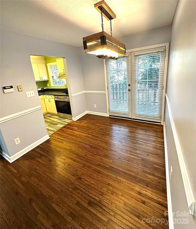 932 Hollywood St, Charlotte, NC 28211 - photo 7