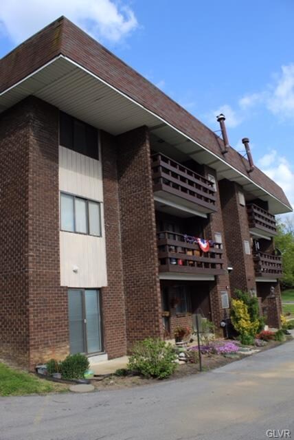 1580 Alta Dr unit 9, Whitehall, PA 18052 - photo 5