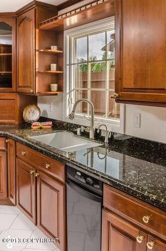 6238 East 34th Avenue-small-034-Kitchen