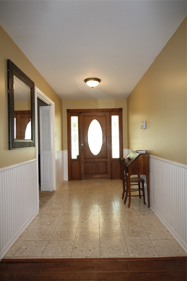 121 S Jane St, Alvin, TX 77511 - photo 4