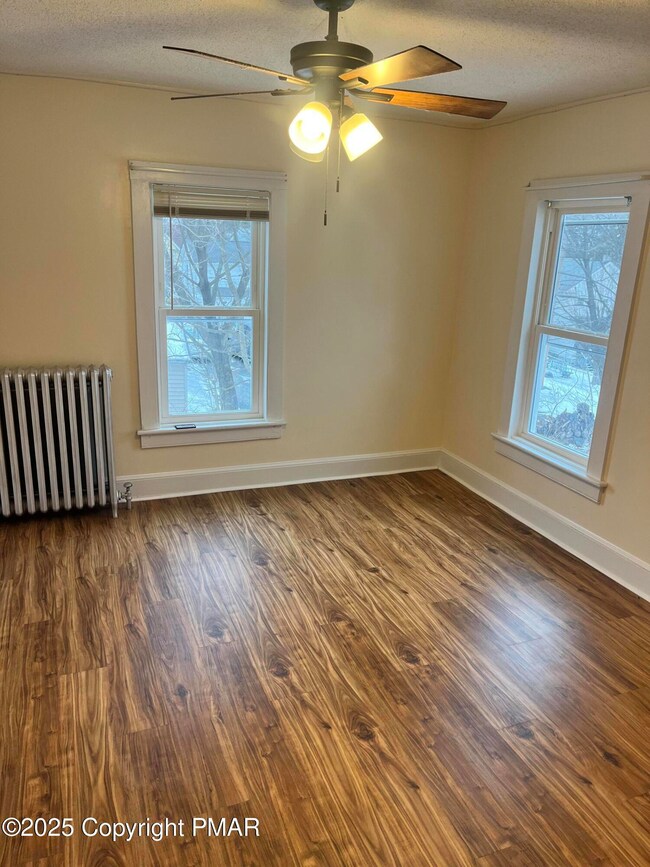 7A5FD4C6-7AAD-4146-892A-8E9904D88069